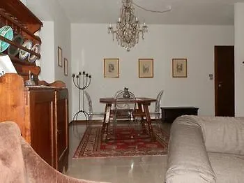 Emilei ורונה
